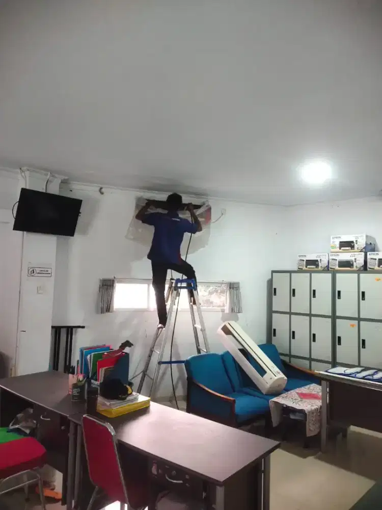 Dibutuhkan Helper teknisi ac