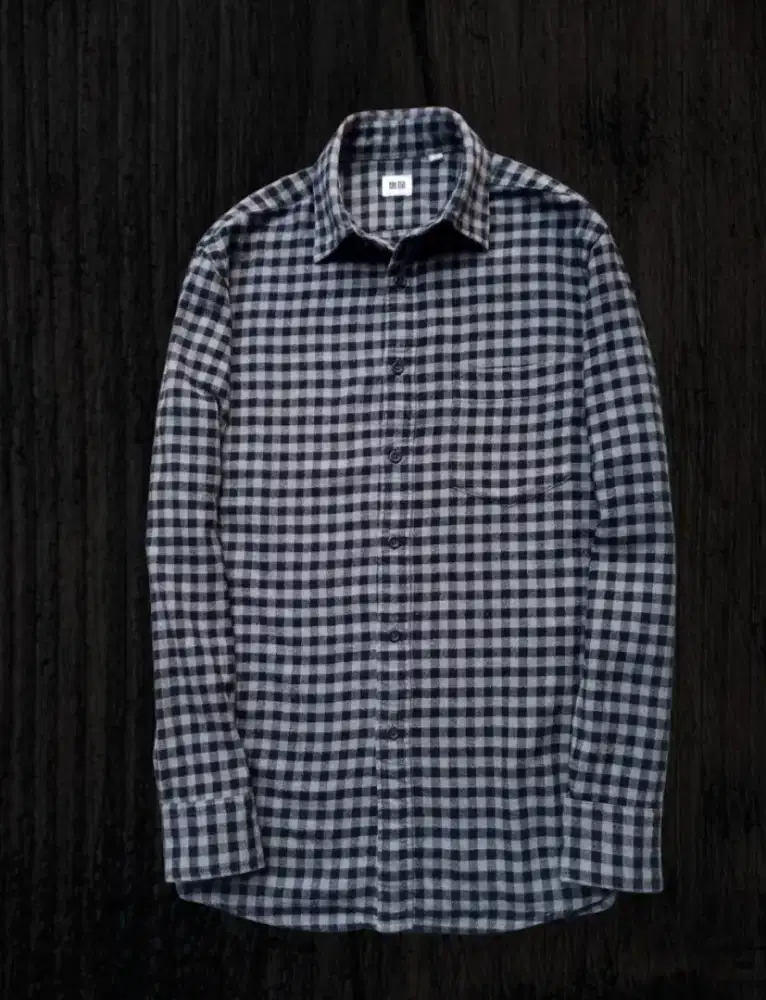 KEMEJA PANJANG UNIQLO KOTAK HITAM ABU, SIZE : S (LD96-98, P70)