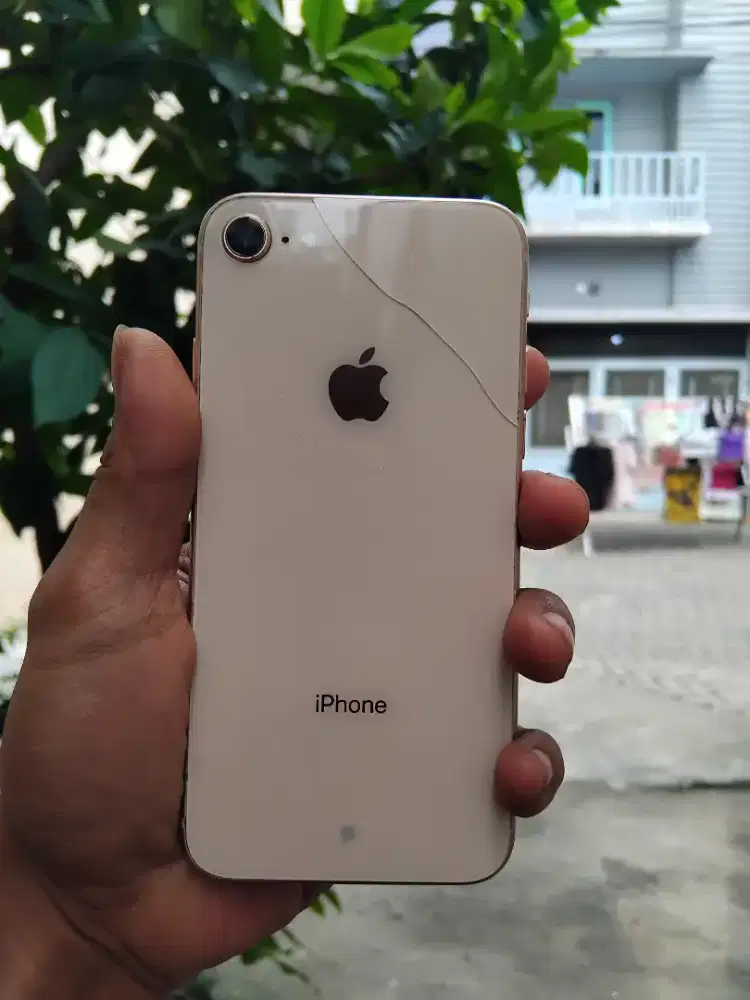 iphone 8G 64gb batanga