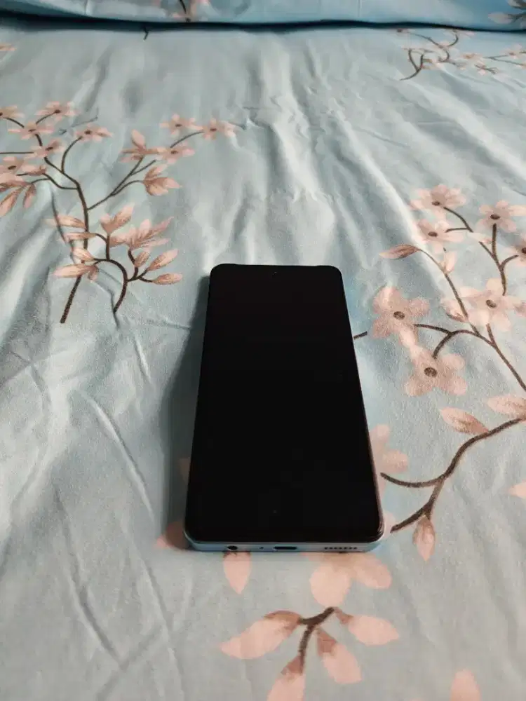 Dijual: Vivo iQOO Z7x 5G (RAM 8GB / Internal 128GB) Fullset Original
