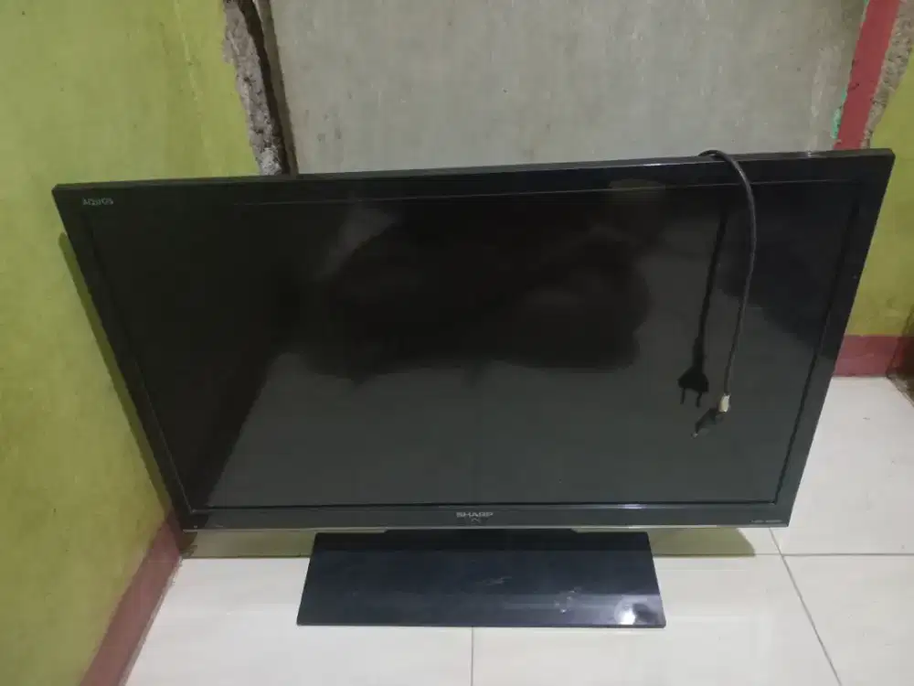 DIJUAL TV SHARP 32 inch