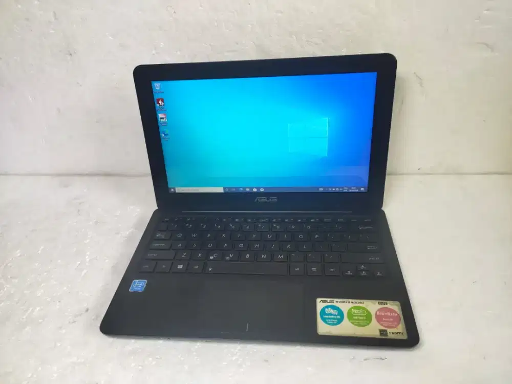 B1642 Asus E202S / E202sa Ram 2GB ssd vgen 128GB ada ws titik