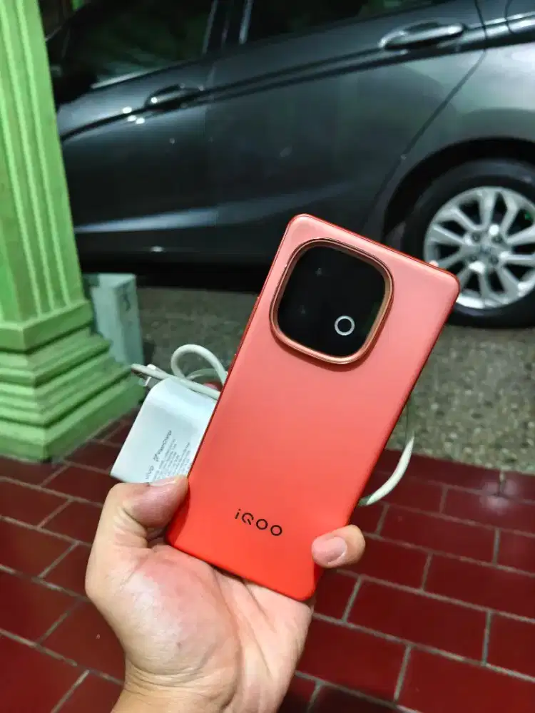 Vivo iQoo Neo 10 [8/256] HP Gaming Rata Kanan
