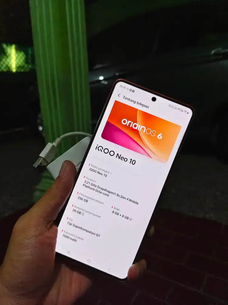 Vivo iQoo Neo 10 [8/256] HP Gaming Rata Kanan