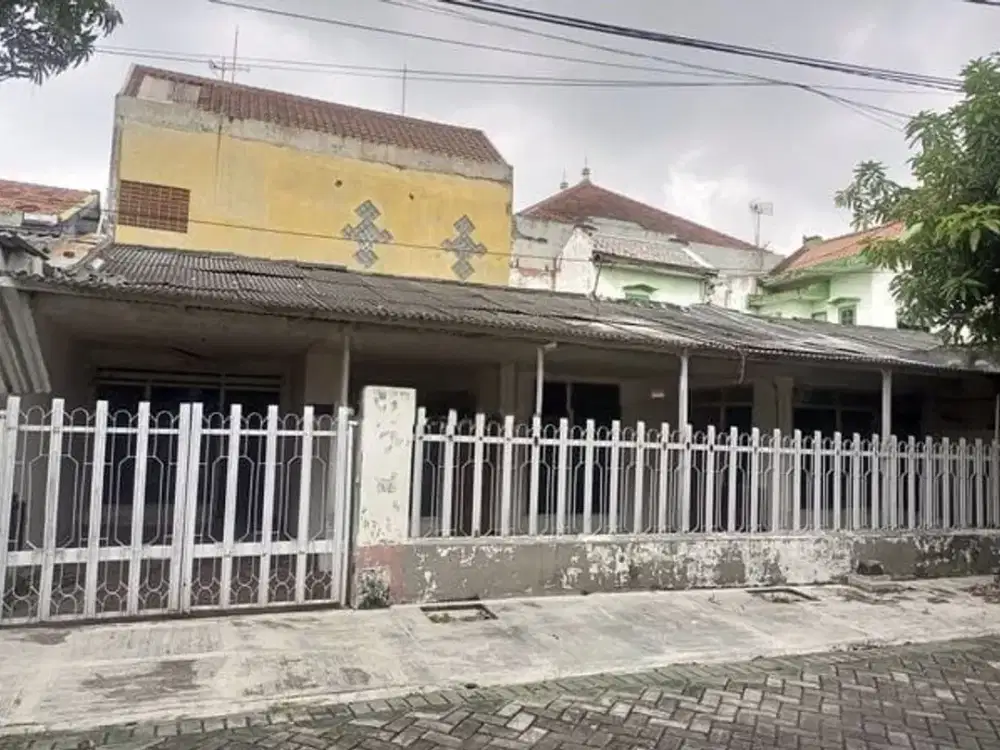 MURAH RUMAH LAMA HITUNG TANAH LOKASI STRATEGIS JALAM LEBAR RUNGKUT SURABAYA