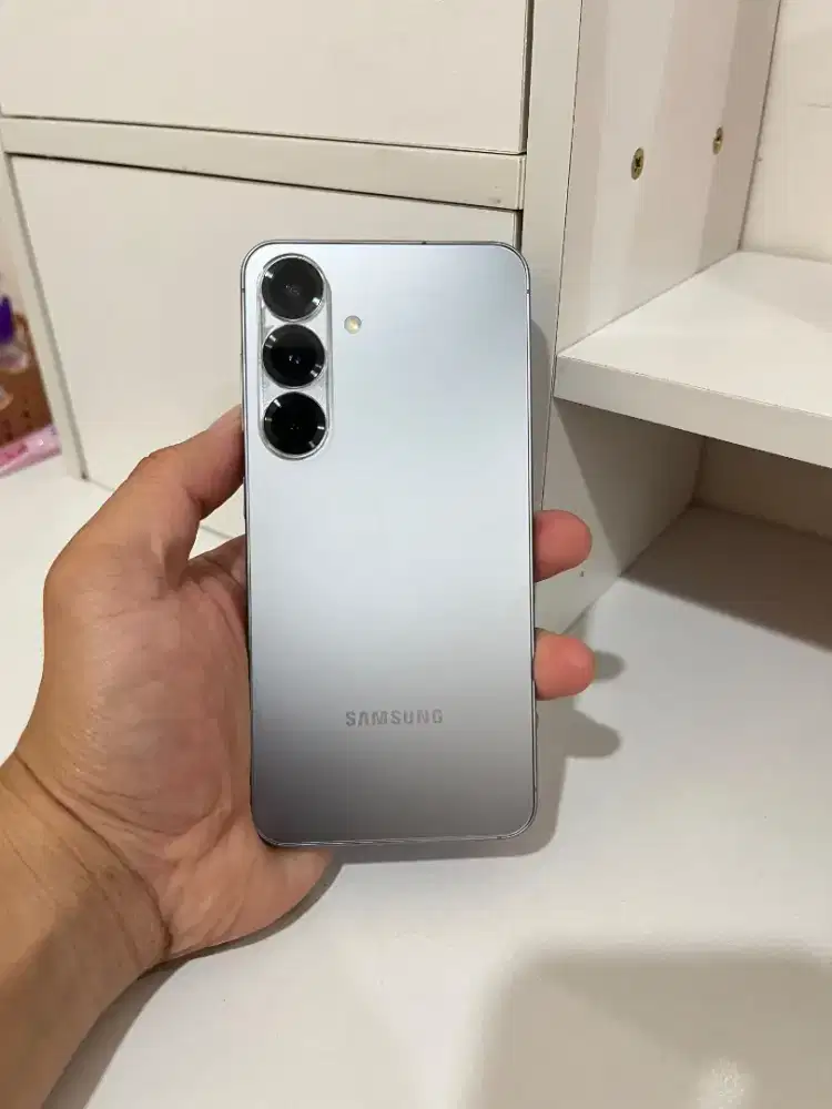 Samsung s25 silver 12/256 GB no minus masih garansi resmi panjang