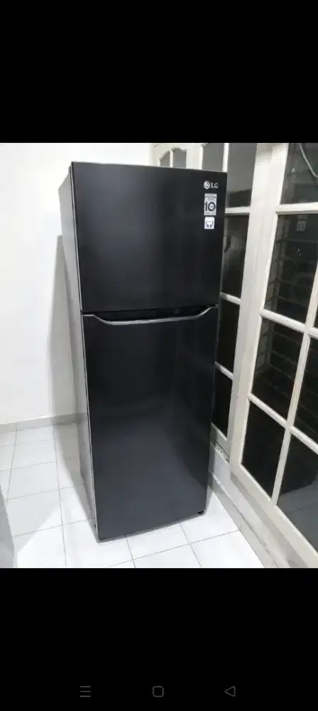 Di jual kulkas smart inverter 2 Pintu merek LG.