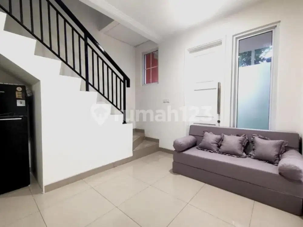 Dijual Rumah 3 Lantai Hadap Selatan Posisi Hook di Cluster Omaha Gading Serpong