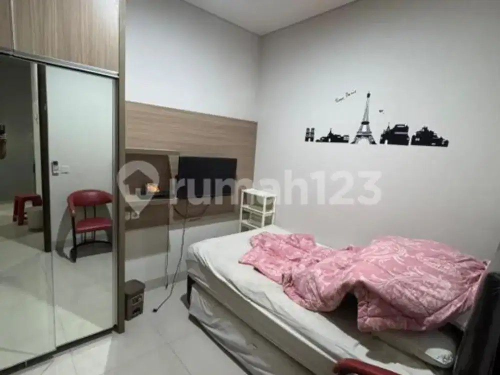 Dijual Rumah 2 Lantai Semi Furnished The Eminent Prestigia - BSD City