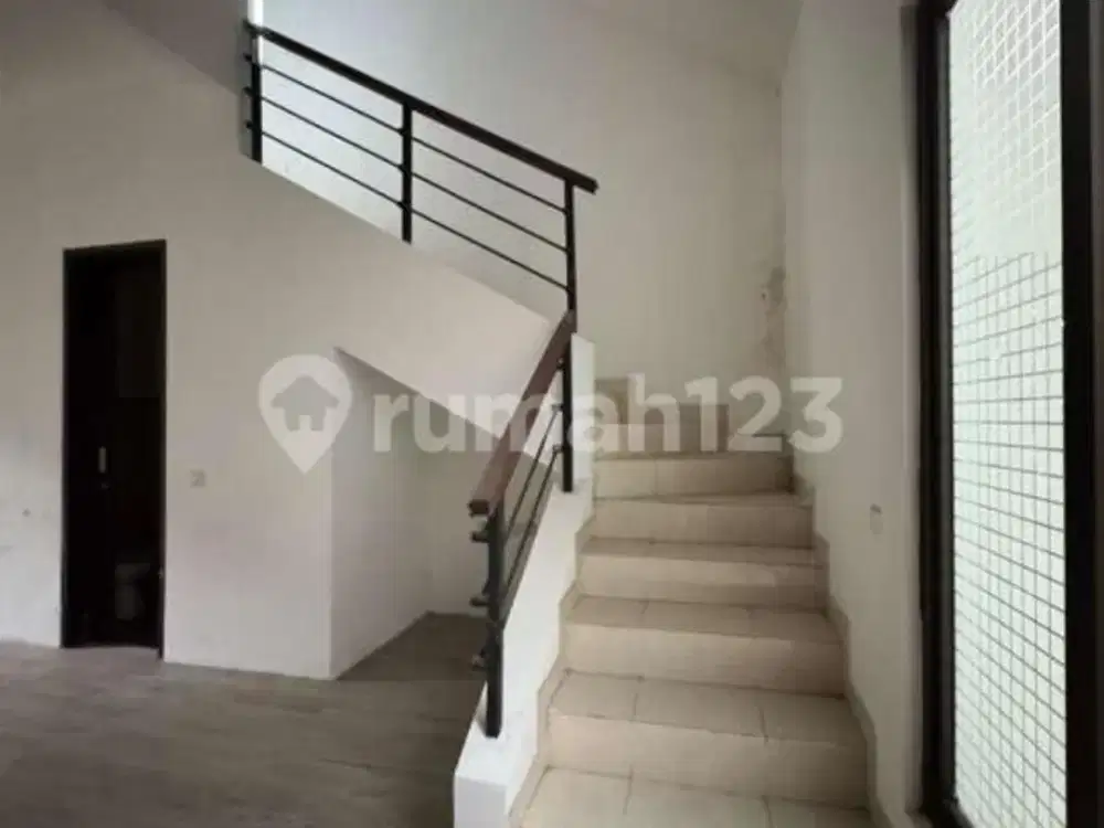 Disewakan Rumah Cantik Posisi Hook Nyaman di Cluster Newton Gading Serpong
