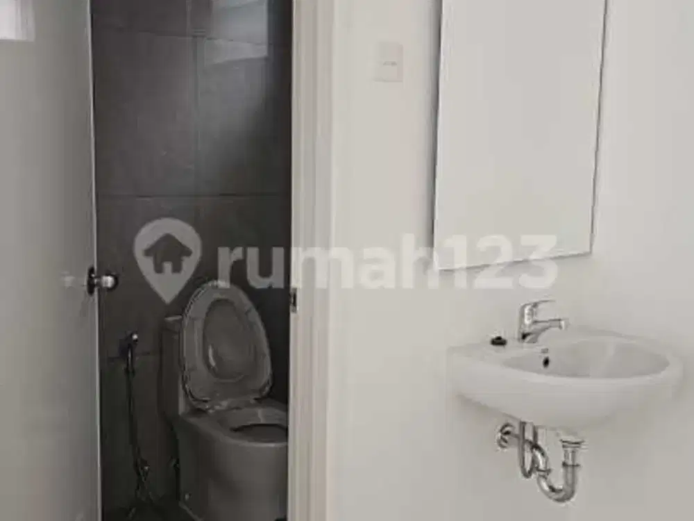 Disewakan Ruko Enchante Bussines Park 3 Lantai BSD City (Min 2Th)
