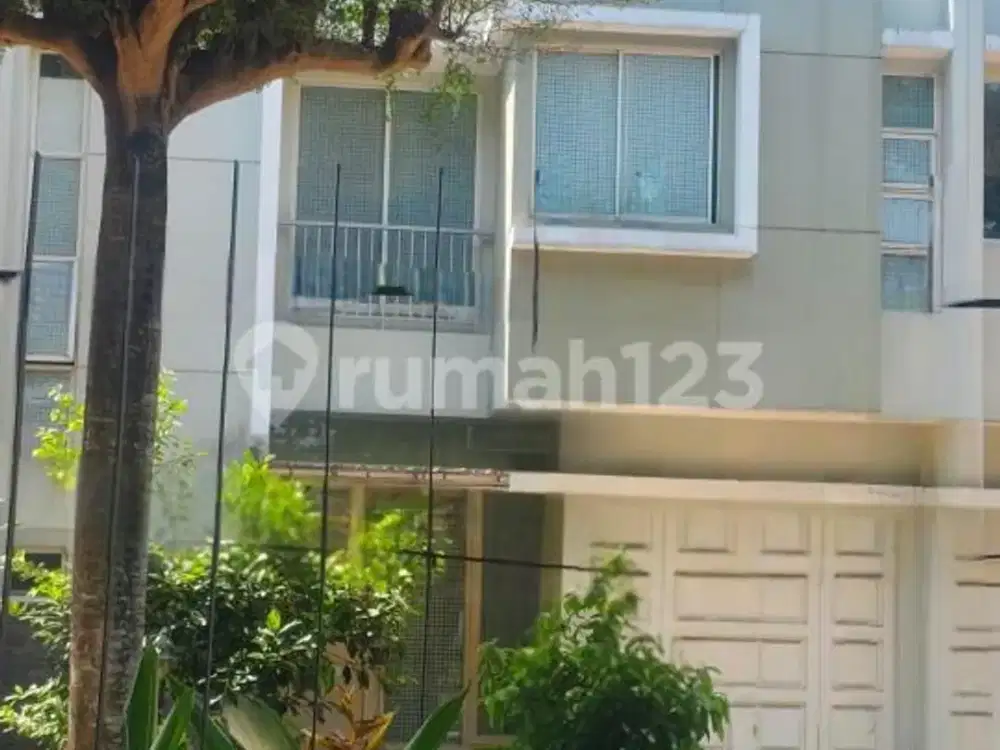 Disewakan Rumah 2 Lantai Hadap Selatan Lokasi Strategis di Alegria Park BSD (Min 2Th)