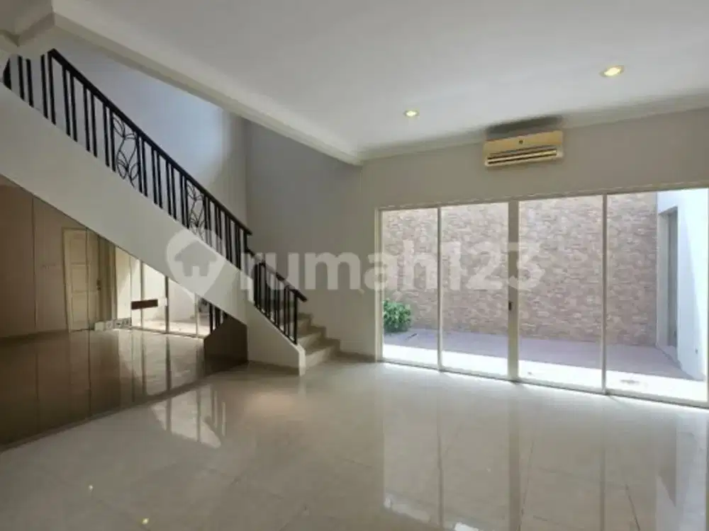 Disewakan Rumah 2 Lantai Semi Furnished di Cluster Pascal Scientia Gading Serpong