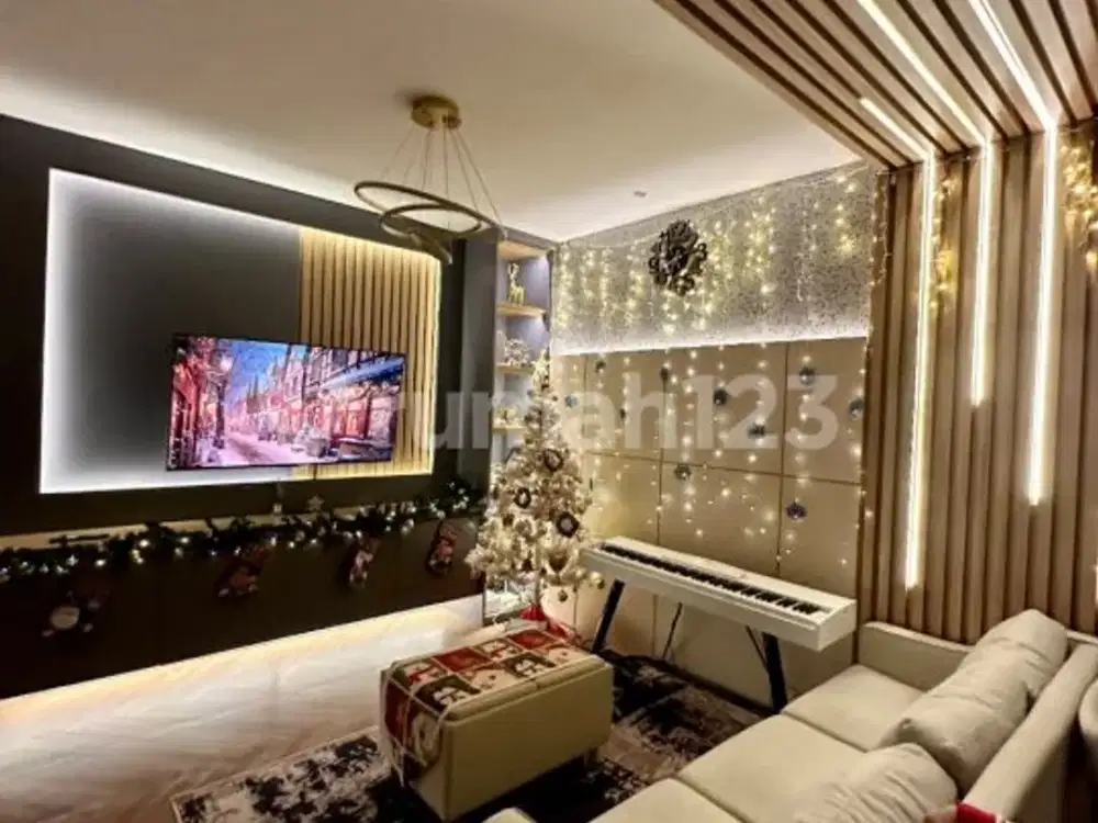 Dijual Rumah 3 Lantai Full Interior dan Furnished View Swimming Pool di Alesha Blue BSD Vanya Park