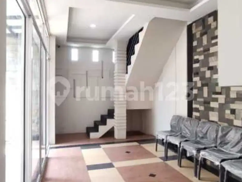 Disewakan Rumah 2 Lantai Semi Furnished di Phg Sapphire Gading Serpong