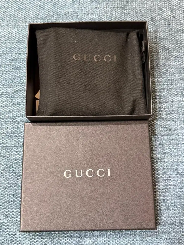 Jual murah Gucci wallet untuk pria “Lira bi-fold wallet”