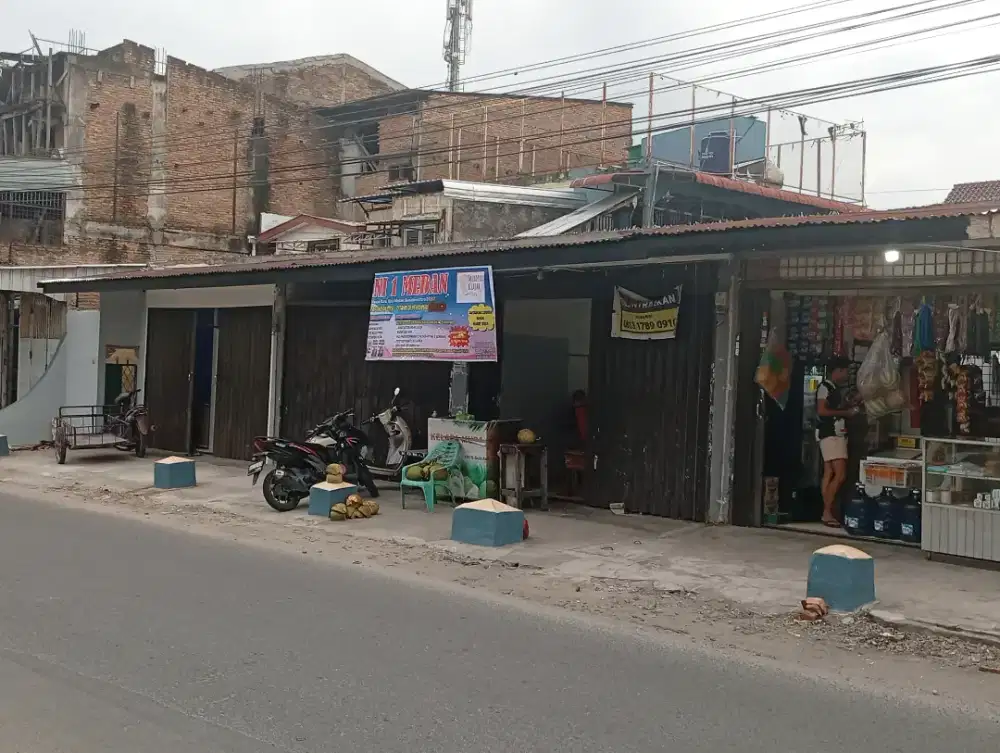 Disewakan kios2 minimalis letak strategis akses pintu depan belakang