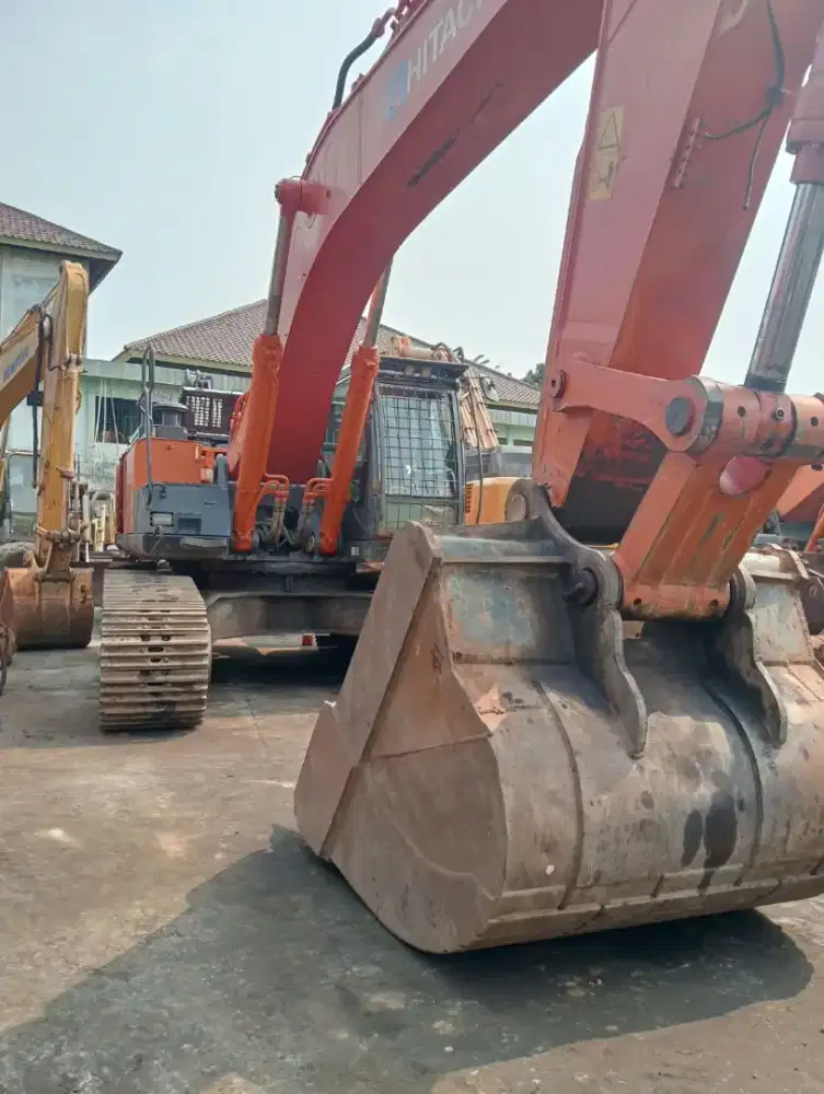 JUAL EXCAVATOR 2022 ALAT BERAT HITACHI ZX470LC
