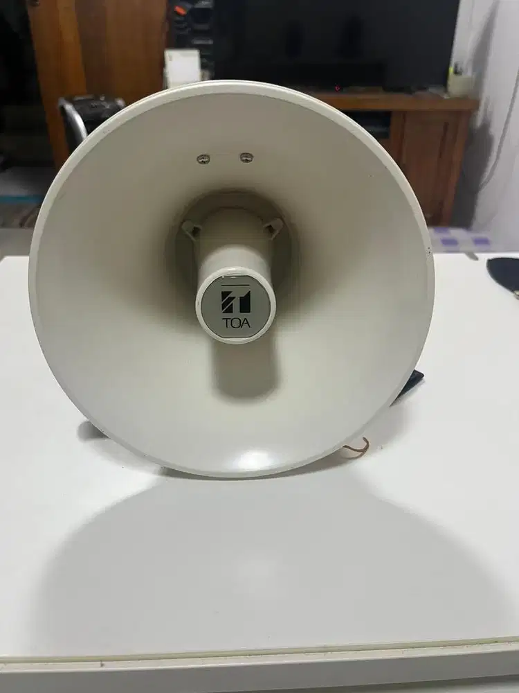TOA Speaker Shoulder Megaphone 15 W With Sirine