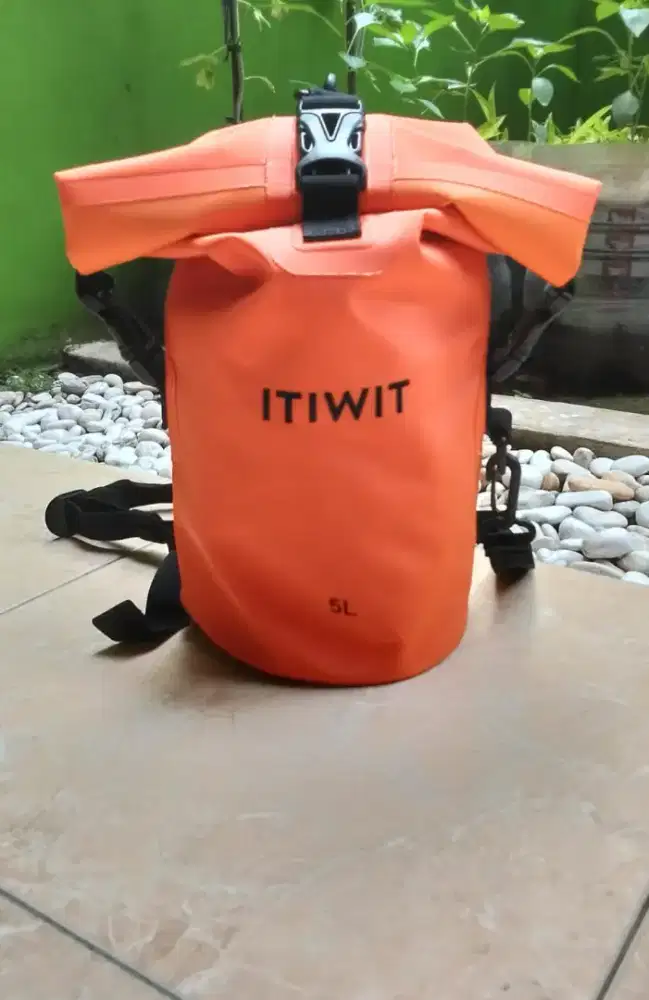 Tas anti air Itiwit 5L/Itiwit dry bag 5L original