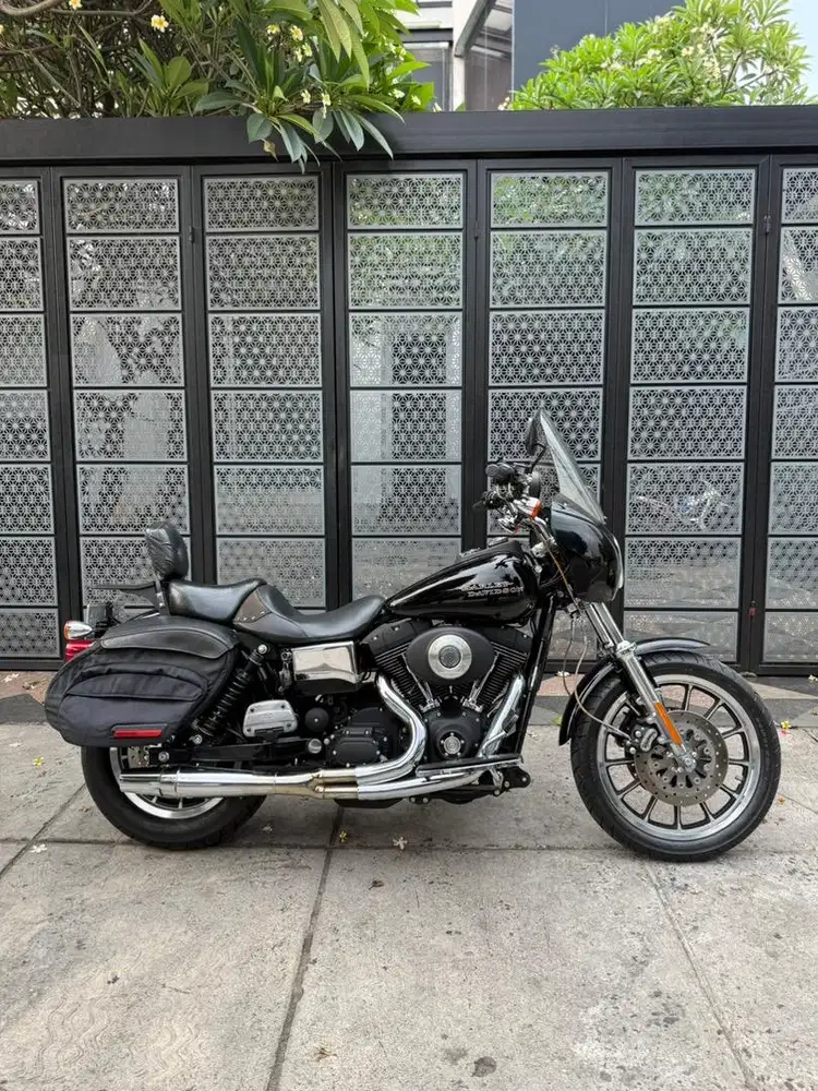 Dyna Super Glide T-Sport (FXDXT)