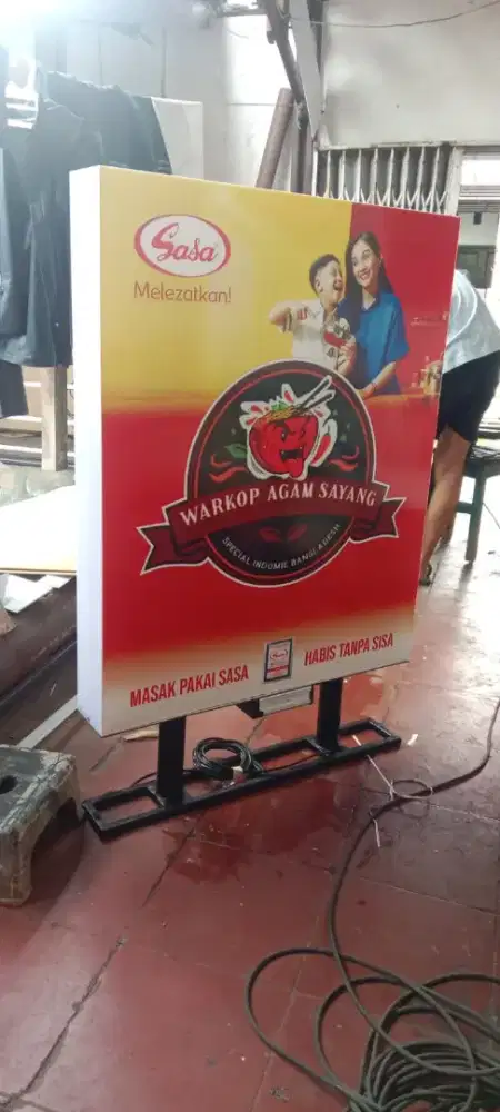 Huruf timbul neon bo, plang toko