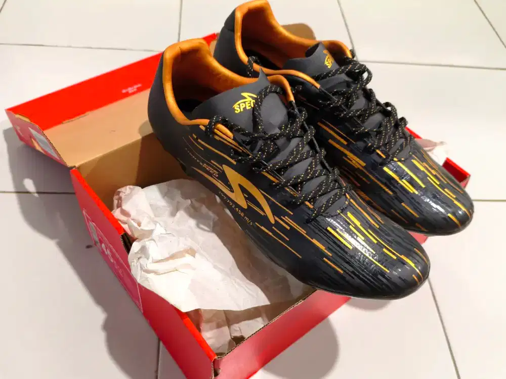 Sepatu Bola Specs Lightspeed Reborn Original