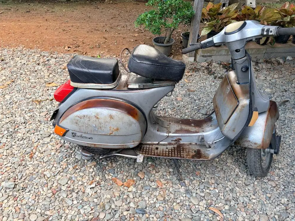 Vespa Exclusive Tahun 1994 Model P150X