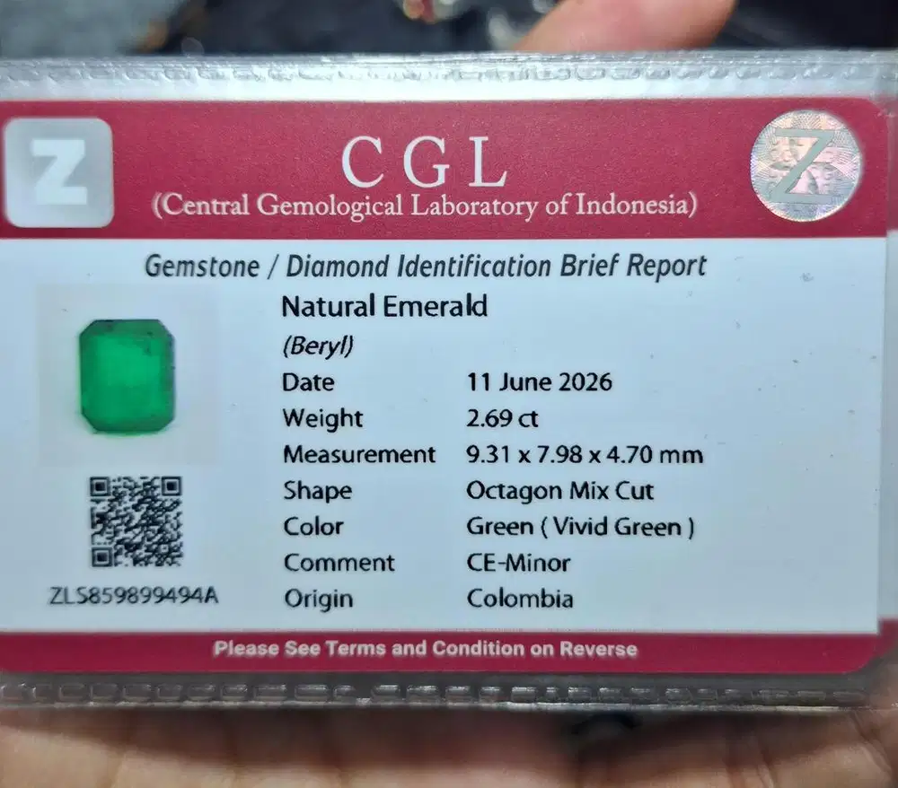 Cincin batu emerald colombia vivid green