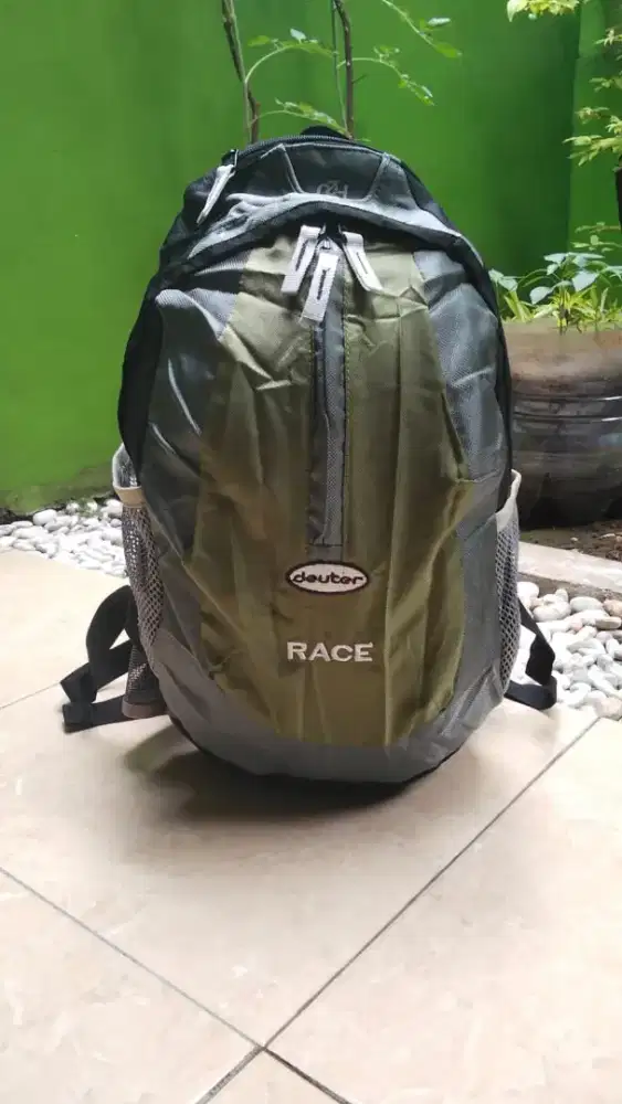 Tas ransel outdoor Deuter