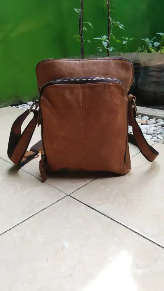 Tas selempang/Sling bag cowok 100% kulit asli