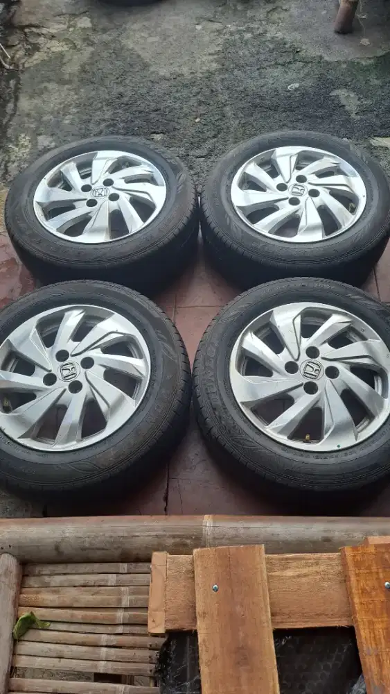 Mobilio ring 15 velg honda mobilio