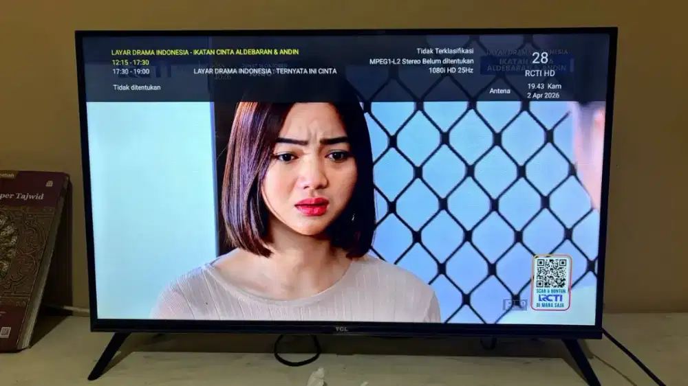 TCL 32 inch QLED V5C Full HD Android TV