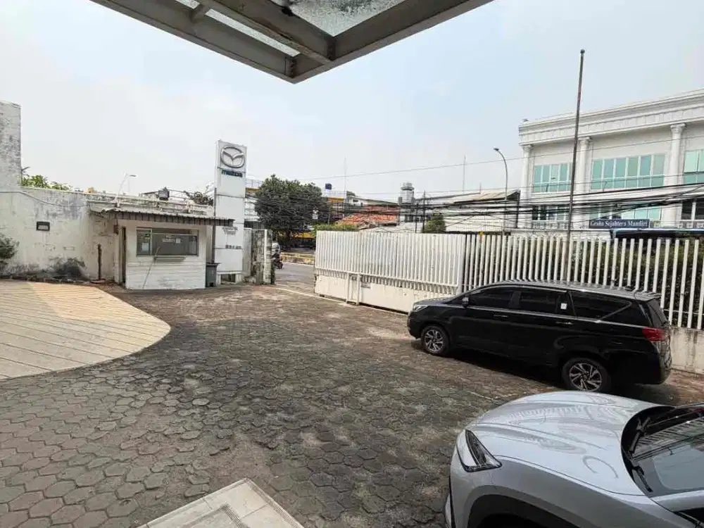 jual bekas Shoow room Mazda