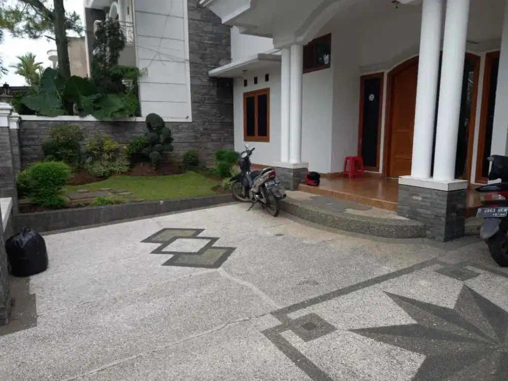 dijual rumah mewah siap huni di komplek istana Mekarwangi Moch Toha Soekarno Hatta Bandung
