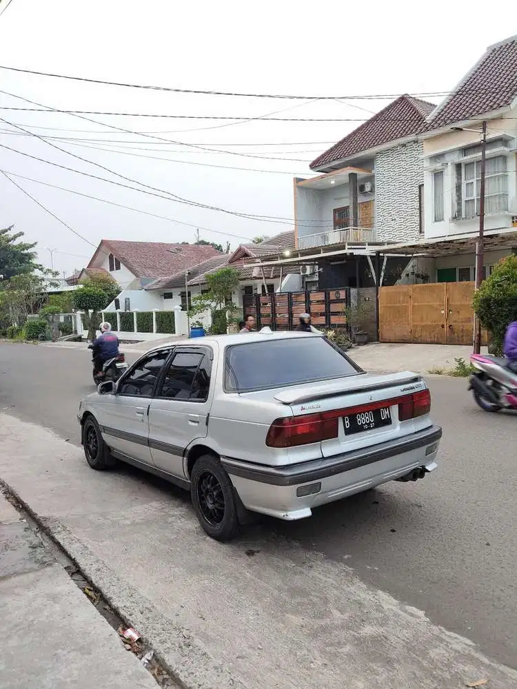 Mitsubishi Lancer 1991 Bensin