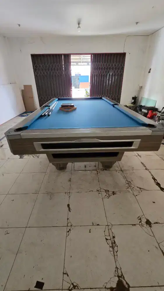 Meja Bilyard (2 unit) 9feet masih bagus siap pakai (Lengkap)