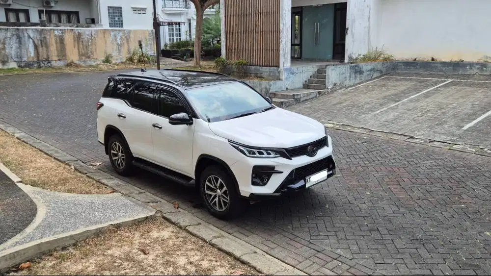 Toyota Fortuner VRZ 2.4 4x4 Tetradrive tahun 2019