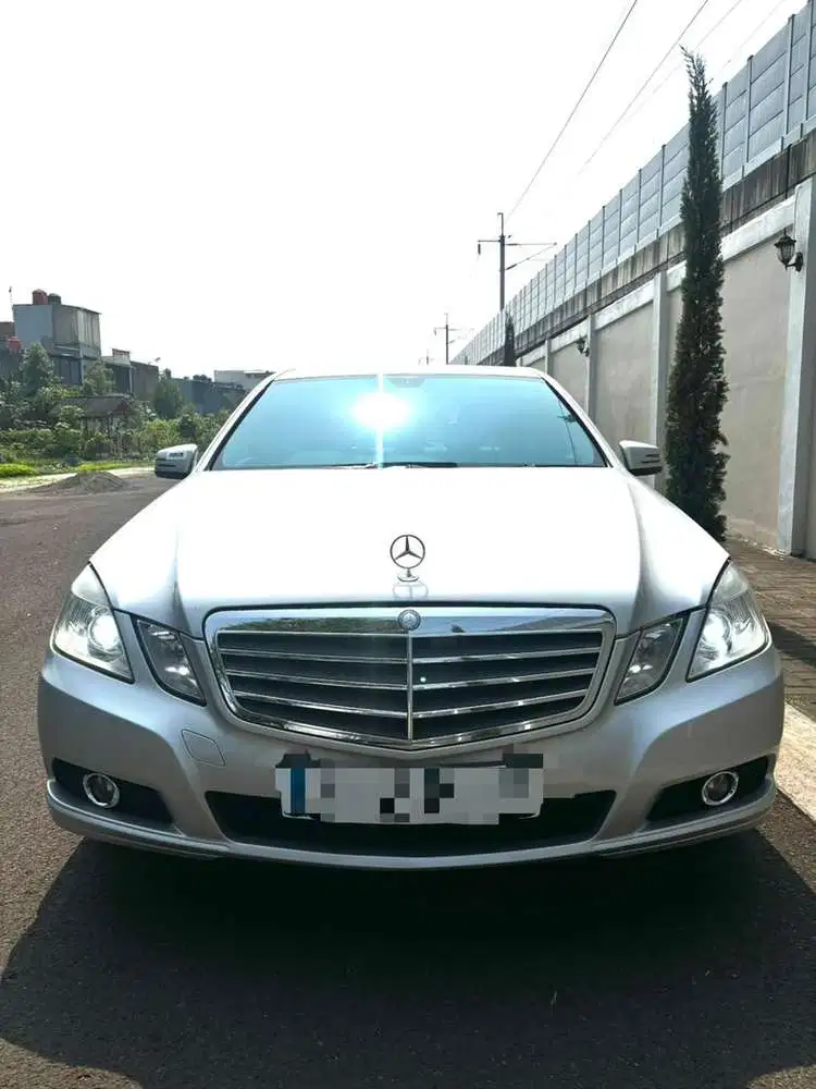Mercedes-Benz E200 2011 Bensin