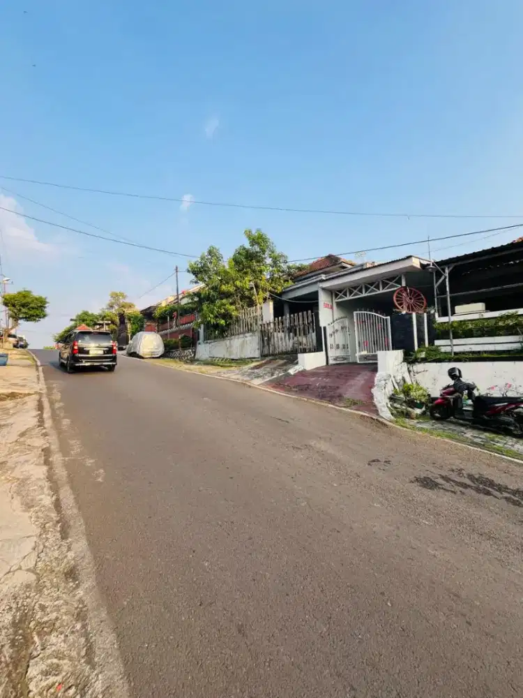 Rumah di jual cepat hitung tanah jalan sangat lebar dekat unimus