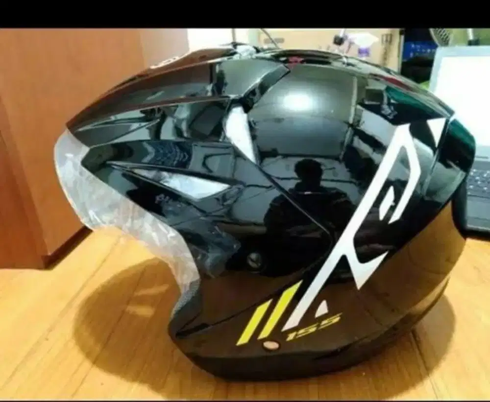 Helm Yamaha baru . Belum pernah di pakai