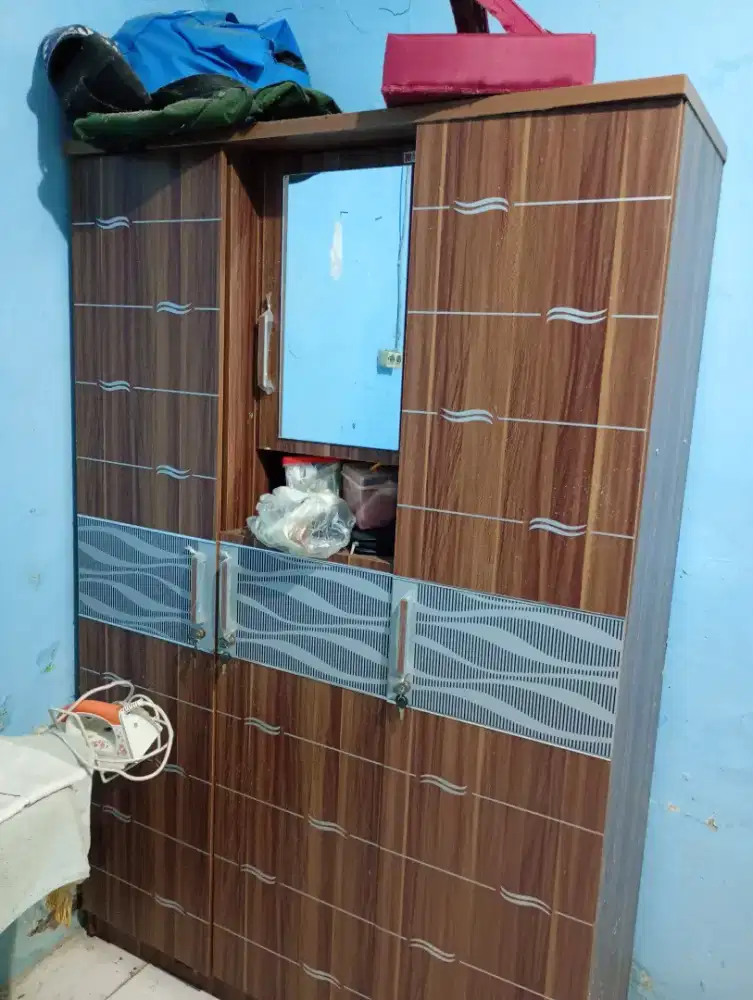 Di jual lemari baju