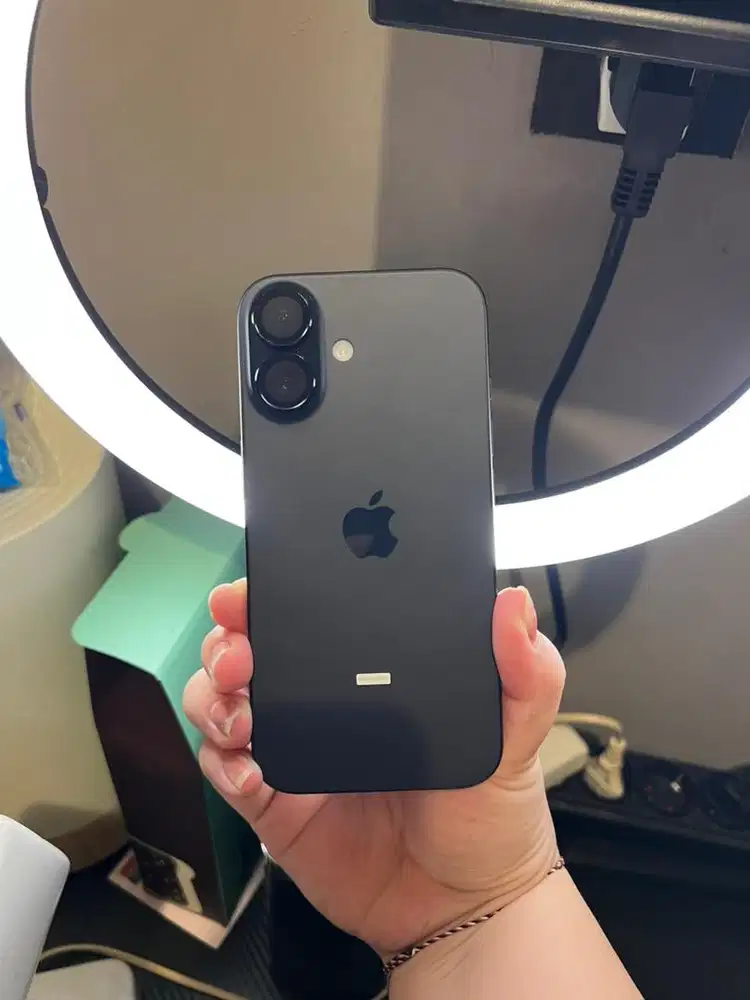 Di jual iphone 16 black 128GB ISTIMEWAA