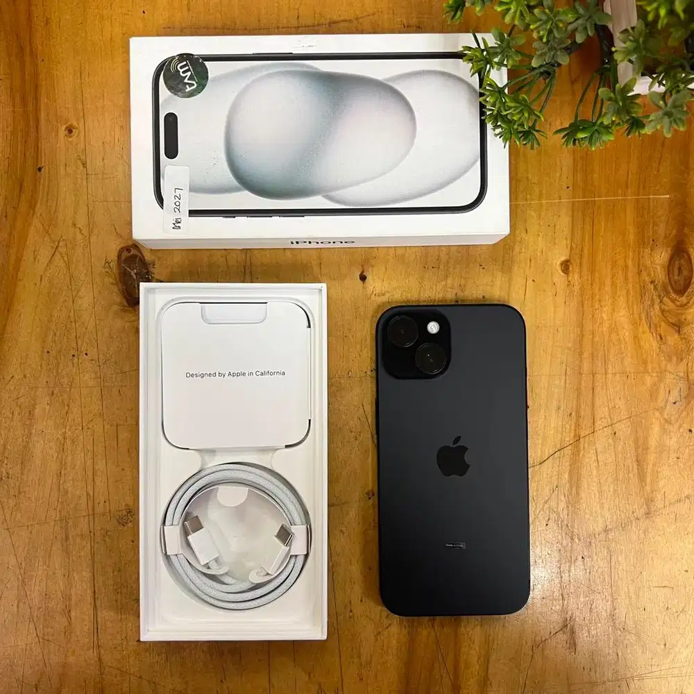 iPhone 15 256GB Black Super Mulus total garansi resmi mei 2027