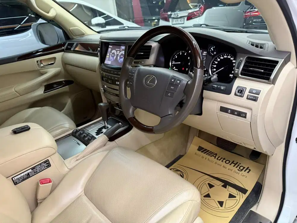 DP10% [Km72.000] LX570 Luxury 2014 White /LX 570 Reg 2015 #AUTOHIGH