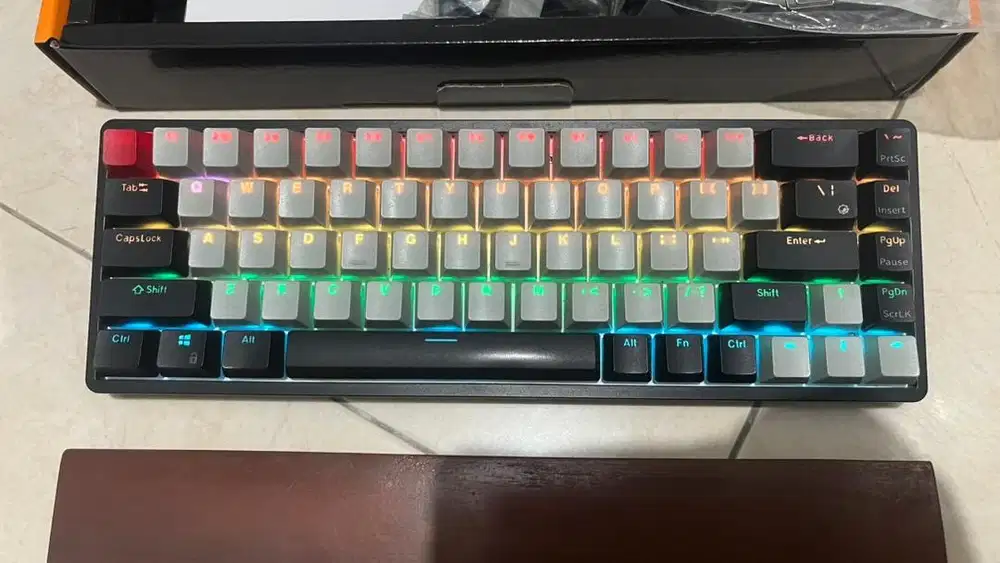 JUAL KEYBOARD MECHANICAL GAMING ROYAL KLUDGE RK G68