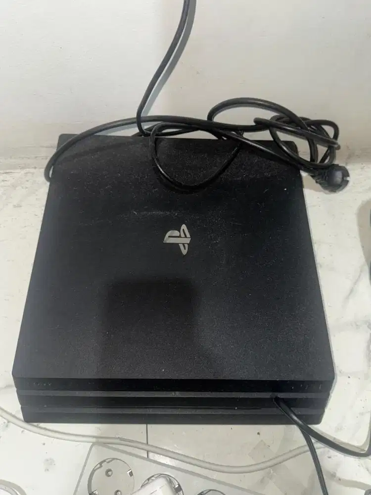 PS 4. Komplit. Masih kaset