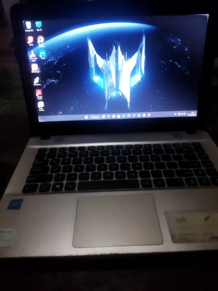 Jual Laptop Asus type x441m kualitas bagus normal
