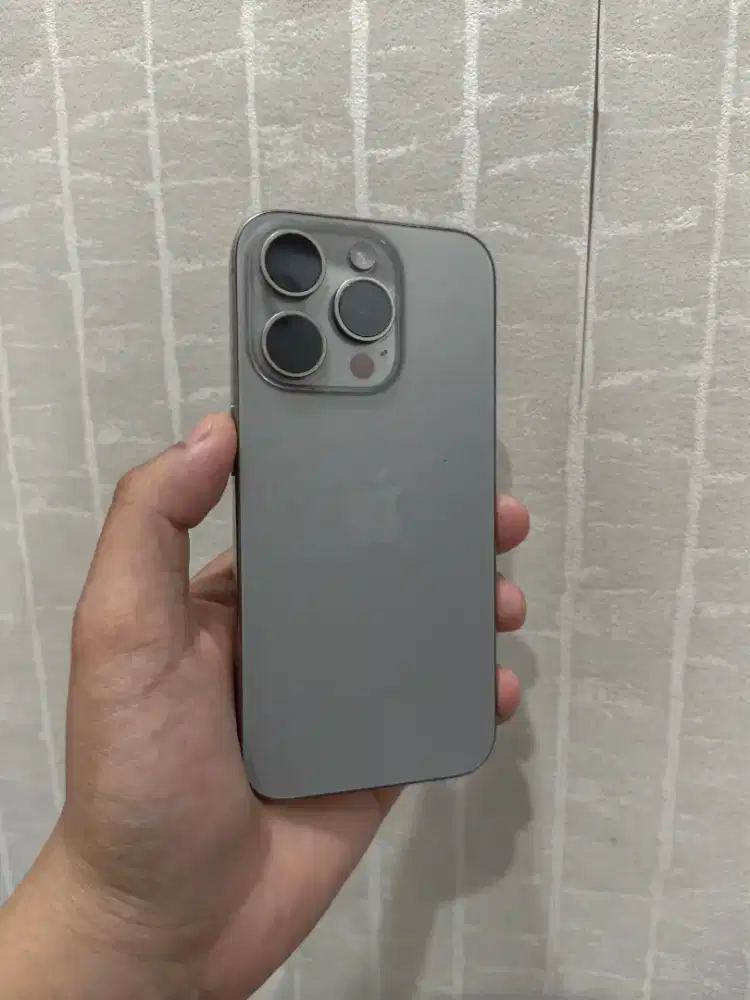 Jual iphone 15 pro 256 gb + airpods gen 2
