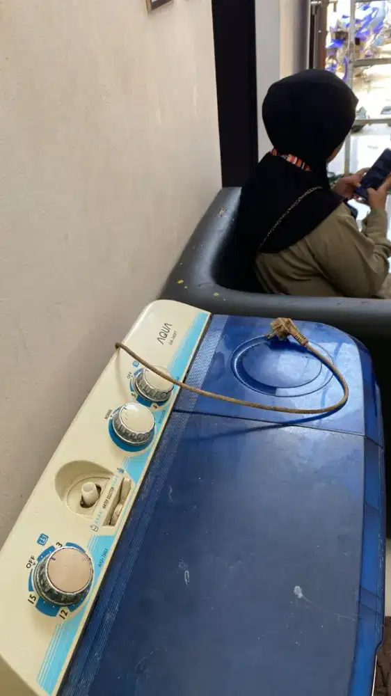 Mesin cuci Aqua 2 tabung